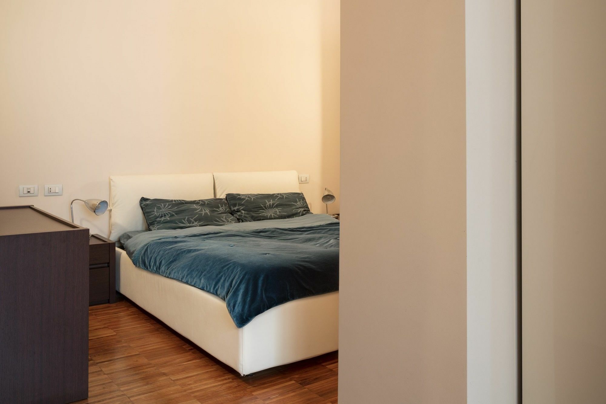 Premuda Apartment Милано Екстериор снимка